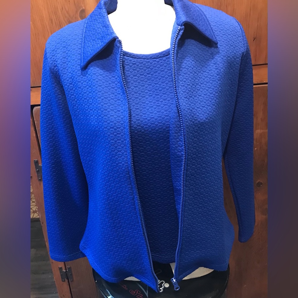 Two Piece Jacket & Sleeveless Top Set - Size Small